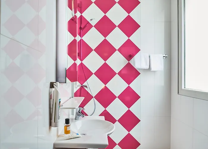 ホテル イビス スタイルズ アレシア モンパルナス 3*